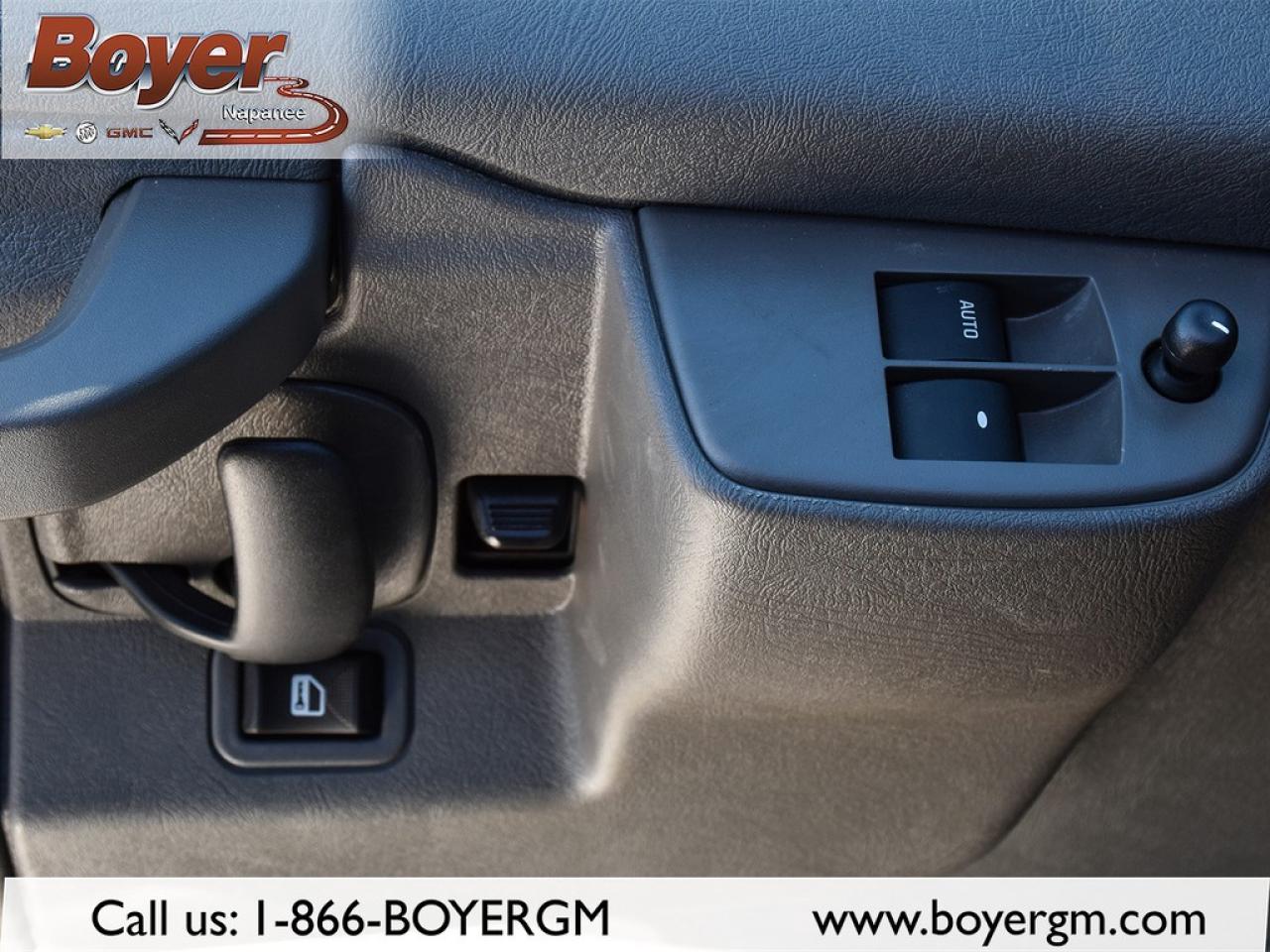 2025 GMC Savana Cargo Van 2500 Extended Wheelbase Rear-Wheel Drive Photo