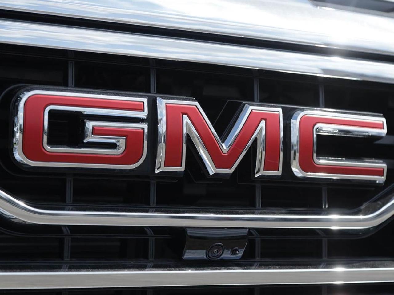 2026 GMC Sierra 1500 Crew Cab Short Box 4-Wheel Drive SLT Photo