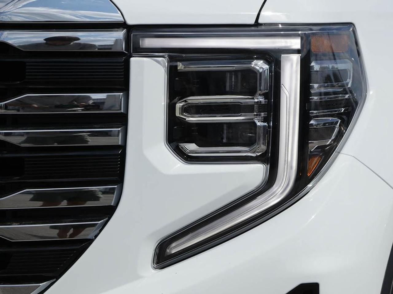 2026 GMC Sierra 1500 Crew Cab Short Box 4-Wheel Drive SLT Photo
