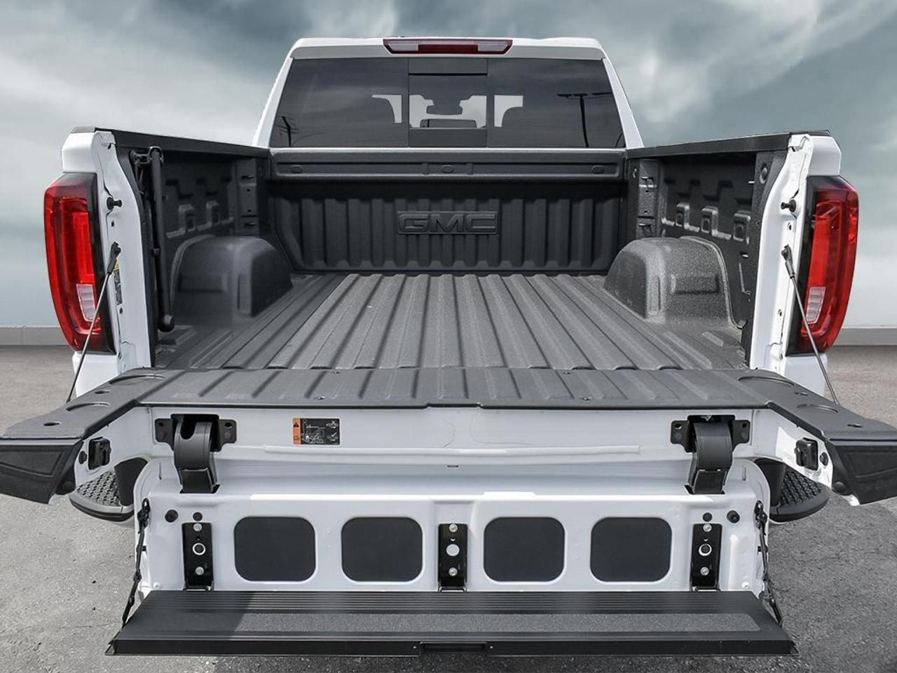 2026 GMC Sierra 1500 Crew Cab Short Box 4-Wheel Drive SLT Photo