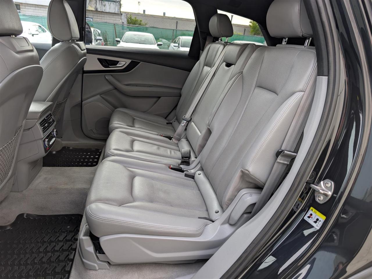 2017 Audi Q7 QTRO - 7 PASS - NAVI - PANO ROOF - TECH FEATS
