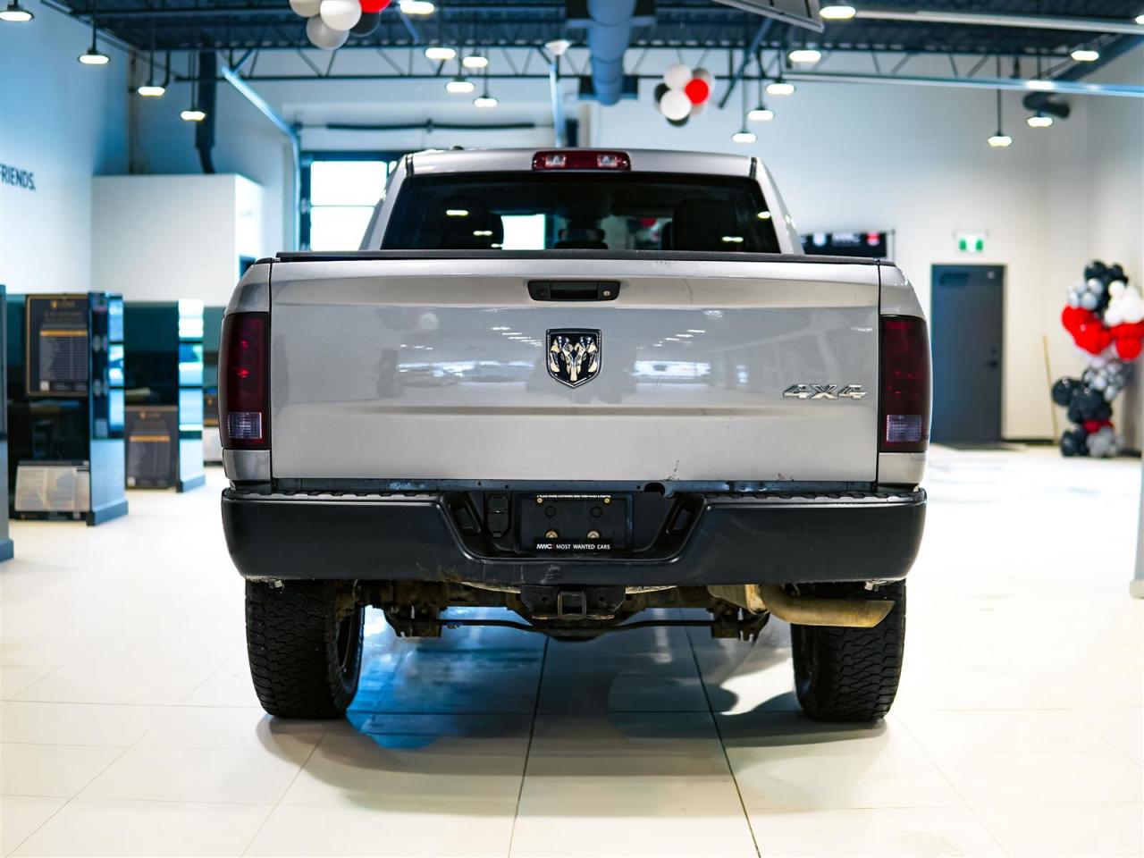 2022 RAM 1500 Classic FULL LEATHER | Quad Cab | 5.7 HEMI V8 | 4X4 | TOW PKG | 20 INCH BLACK ALLOYS Photo