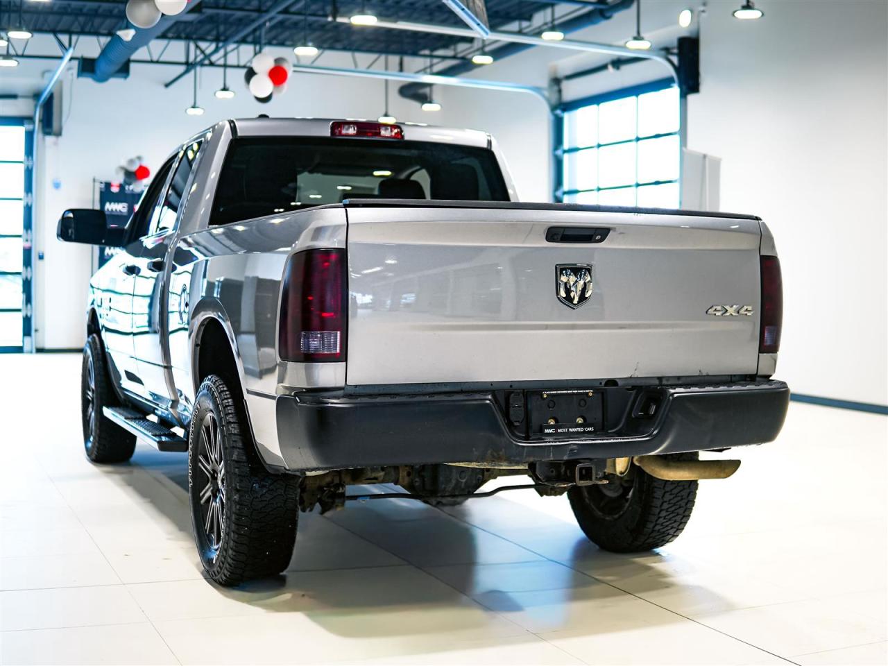 2022 RAM 1500 Classic FULL LEATHER | Quad Cab | 5.7 HEMI V8 | 4X4 | TOW PKG | 20 INCH BLACK ALLOYS Photo