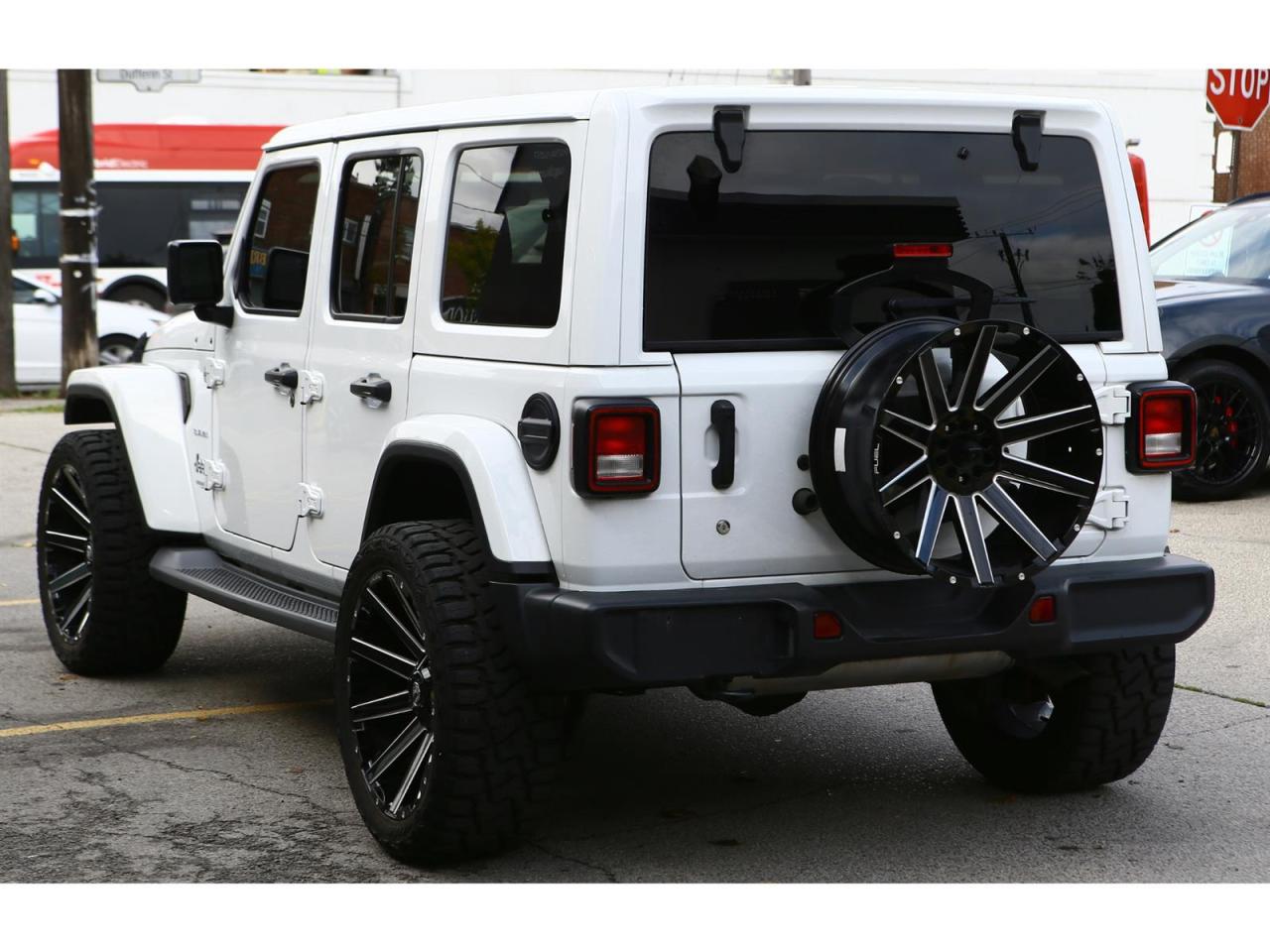 2019 Jeep Wrangler Unlimited Sahara Photo4