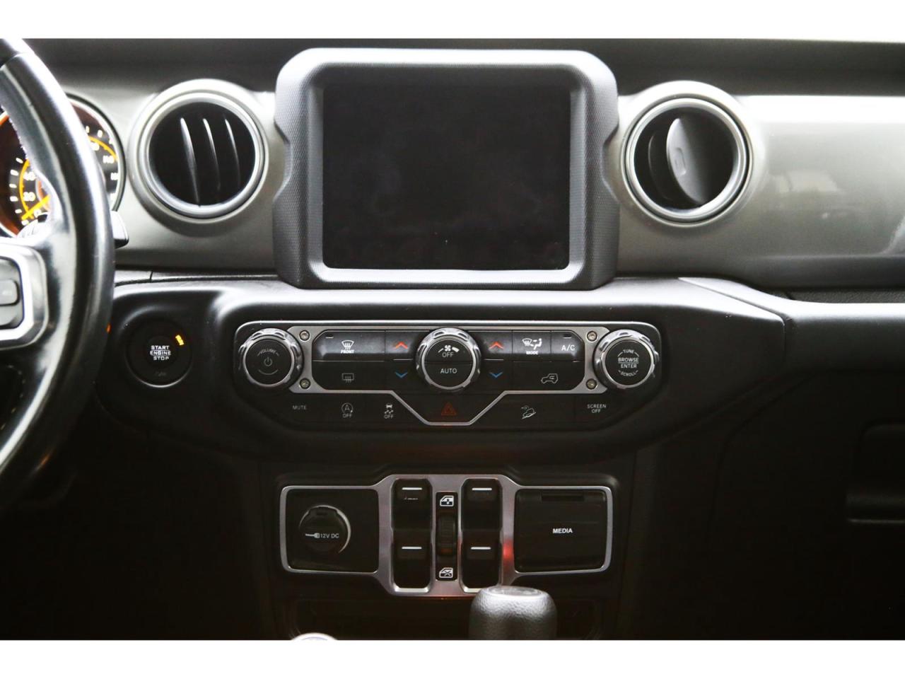 2019 Jeep Wrangler Unlimited Sahara Photo