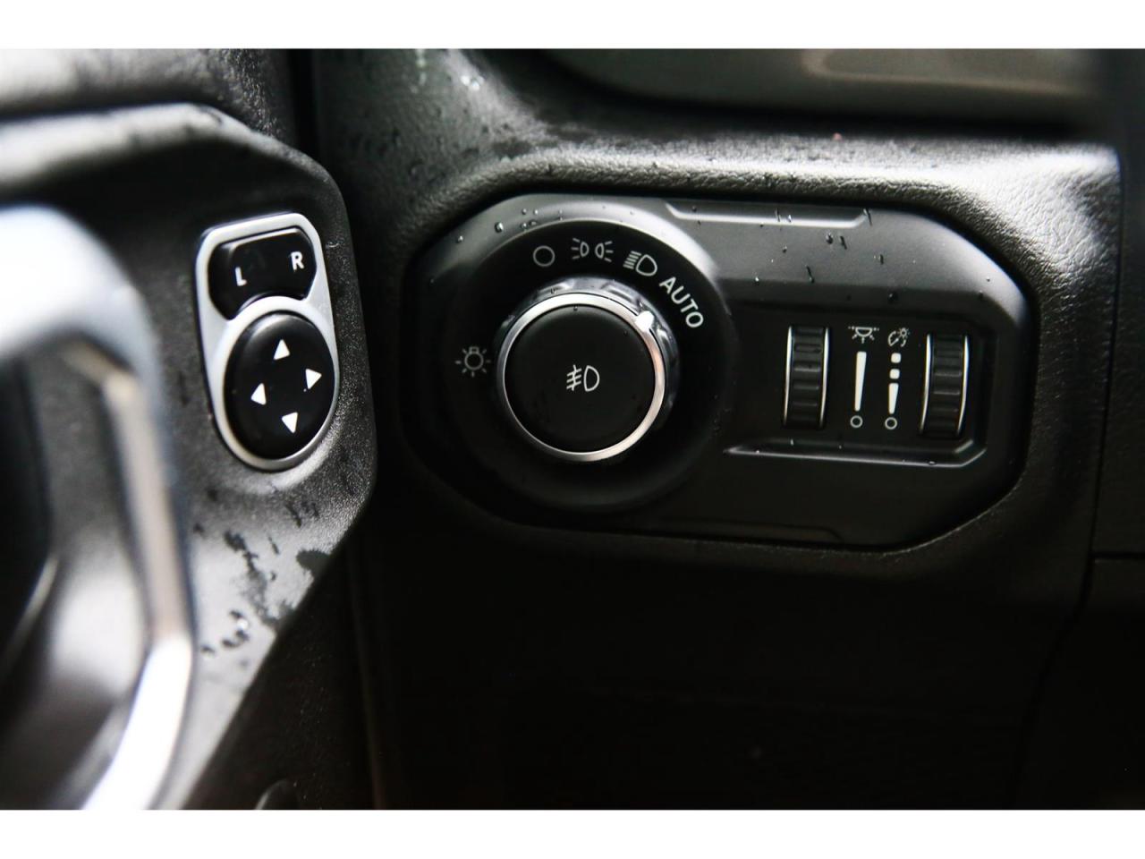 2019 Jeep Wrangler Unlimited Sahara Photo