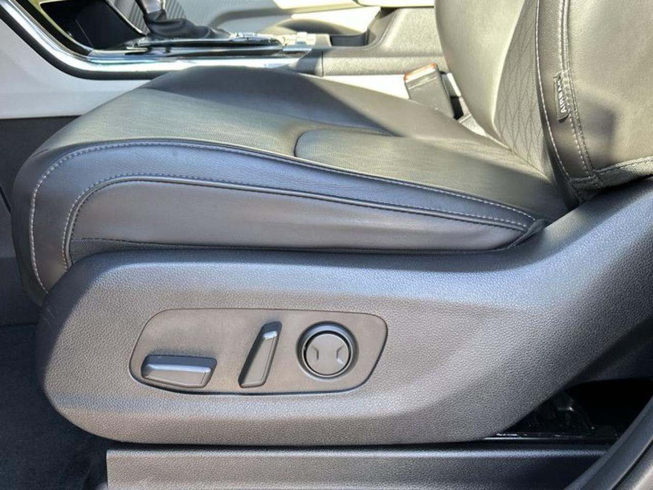 2023 Kia Carnival EX FWD 2nd Row Captain Seats | Leather Seats | 360 Camera Photo