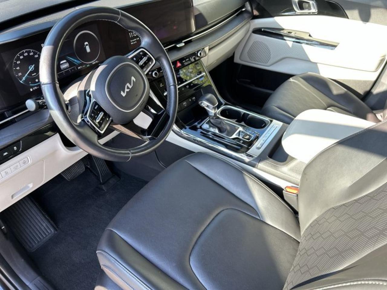 2023 Kia Carnival EX FWD 2nd Row Captain Seats | Leather Seats | 360 Camera Photo