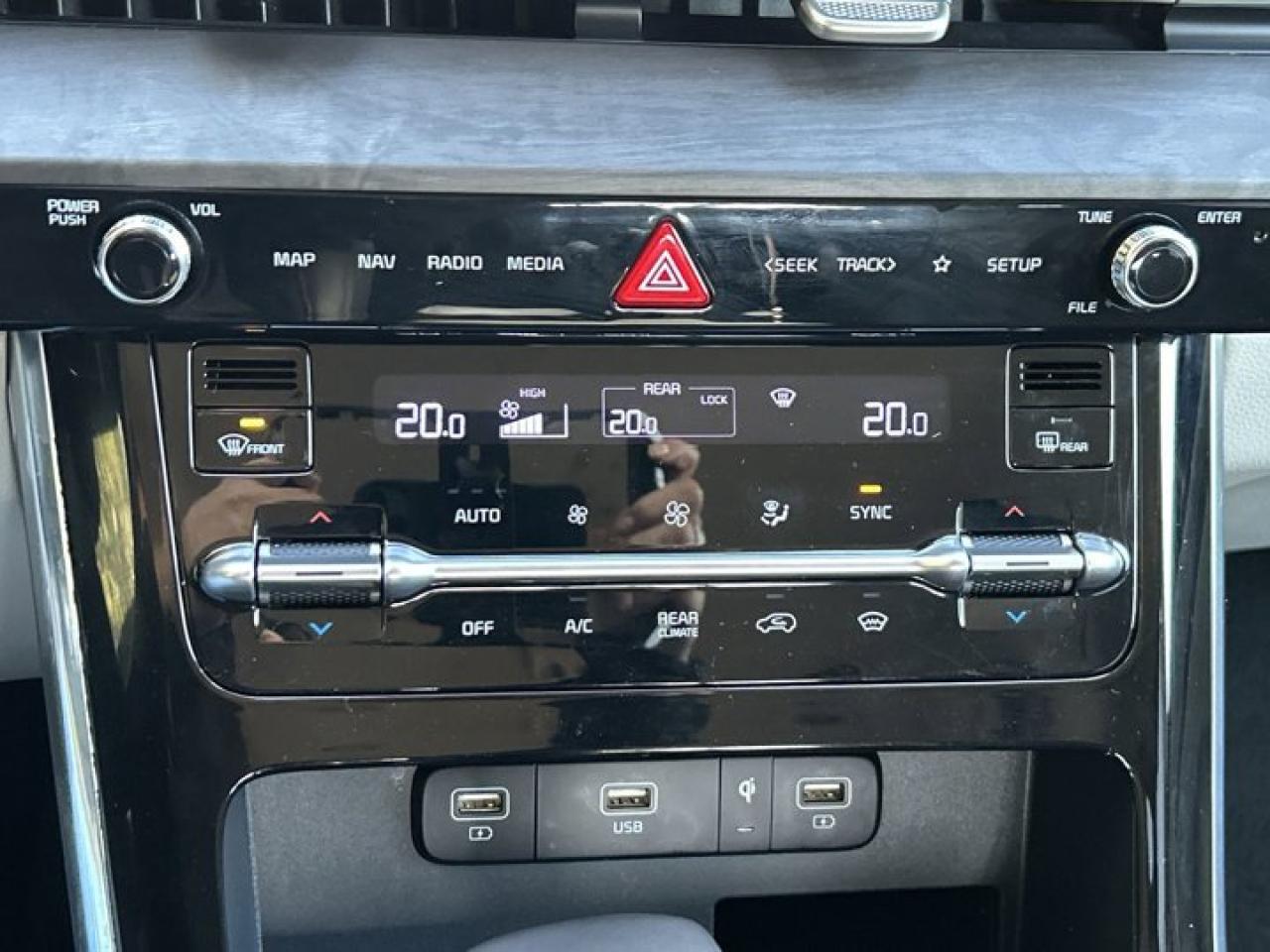 2023 Kia Carnival EX FWD 2nd Row Captain Seats | Leather Seats | 360 Camera Photo