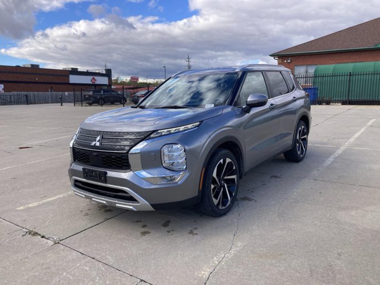 Used 2022 Mitsubishi Outlander LE Premium for sale in Cayuga, ON