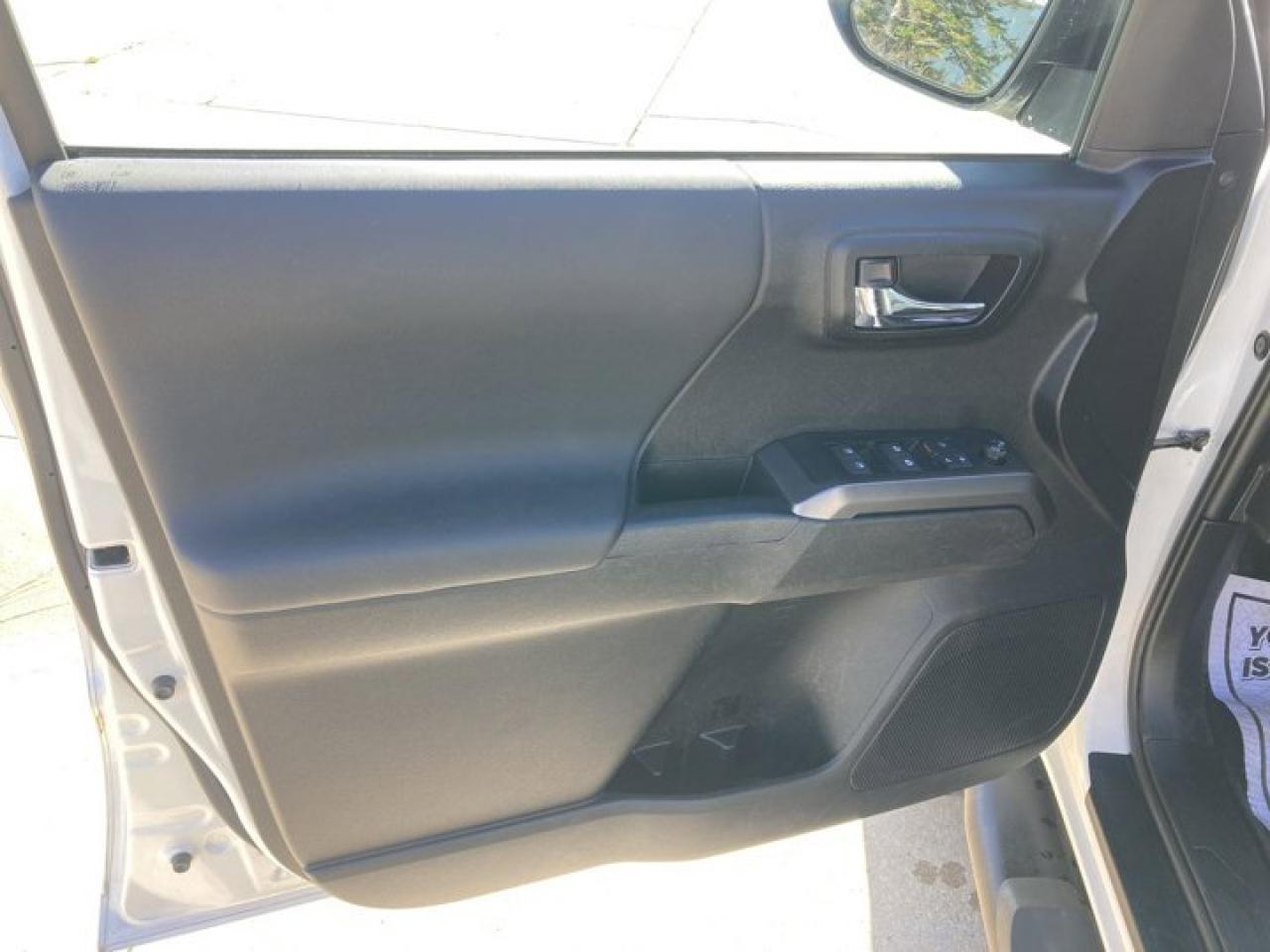 2021 Toyota Tacoma TRD Sport Premium Manual 4x4 | Sunroof | Leather | Nav | Photo