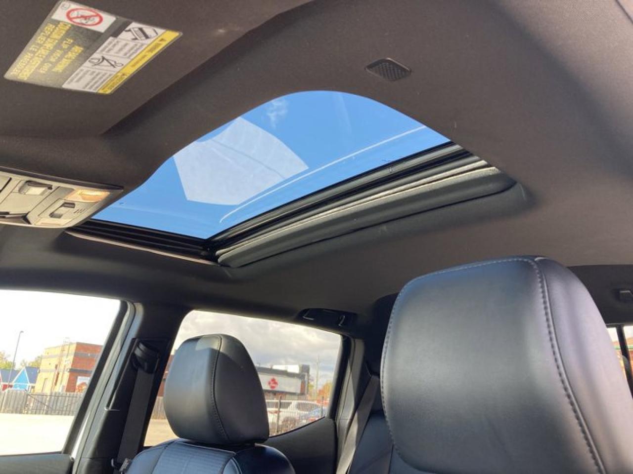 2021 Toyota Tacoma TRD Sport Premium Manual 4x4 | Sunroof | Leather | Nav | Photo