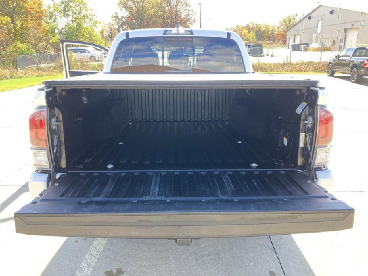 2021 Toyota Tacoma TRD Sport Premium Manual 4x4 | Sunroof | Leather | Nav | Photo