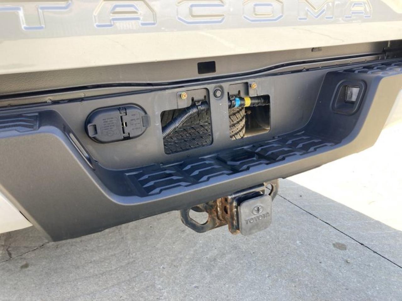 2021 Toyota Tacoma TRD Sport Premium Manual 4x4 | Sunroof | Leather | Nav | Photo