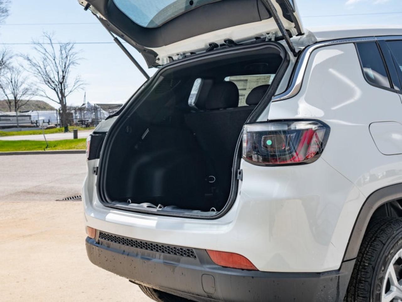 2026 Jeep Compass Sport Photo