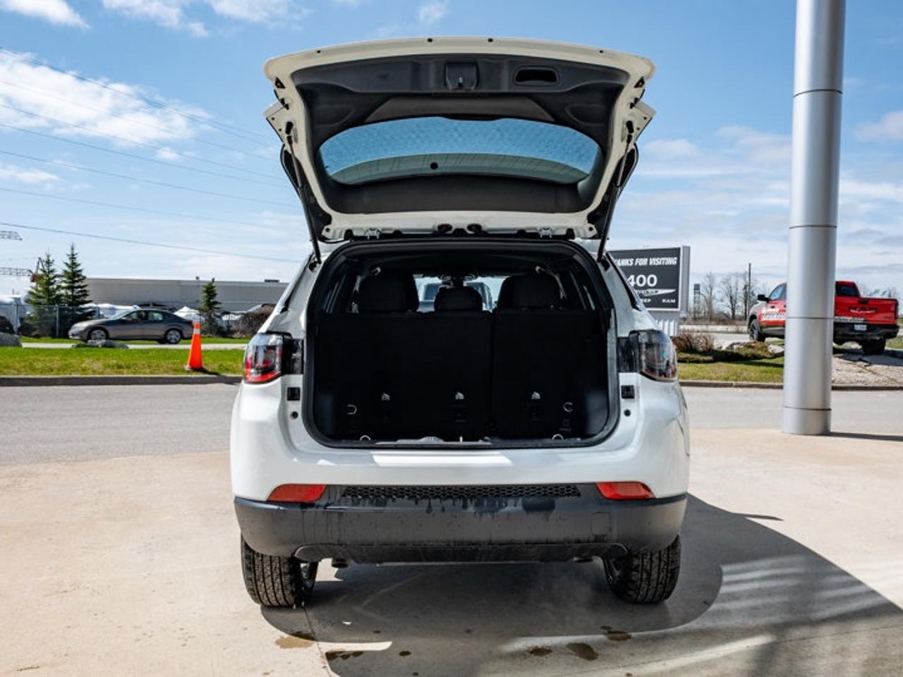2026 Jeep Compass Sport Photo