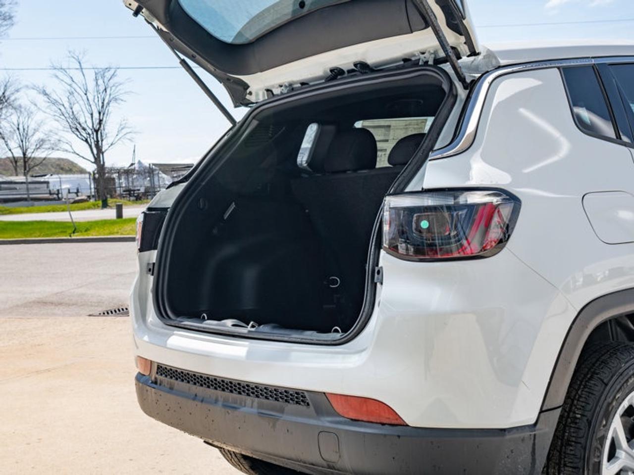 2026 Jeep Compass Sport Photo