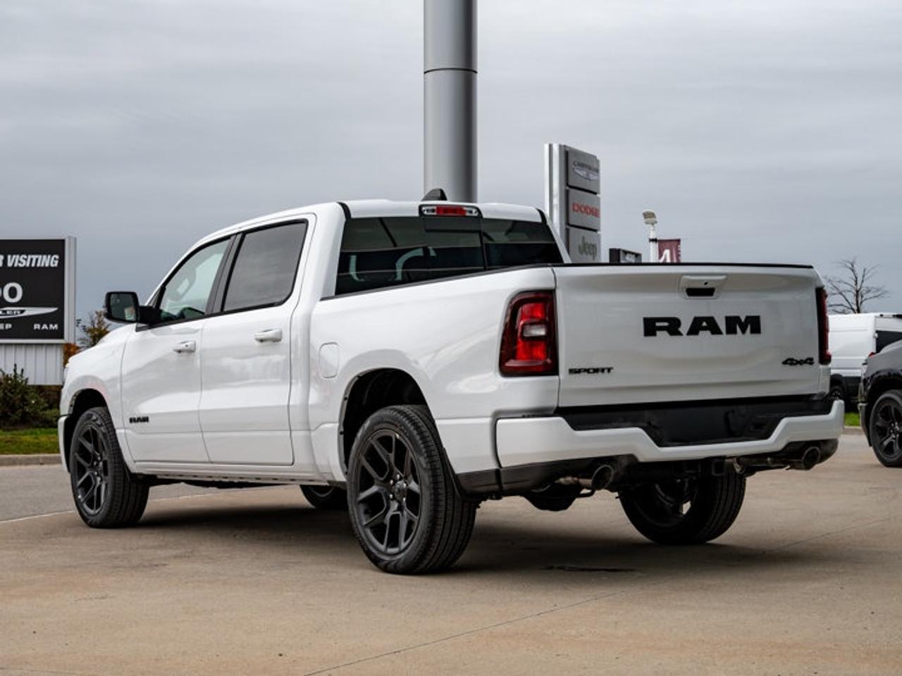2026 RAM 1500 SPORT Photo4