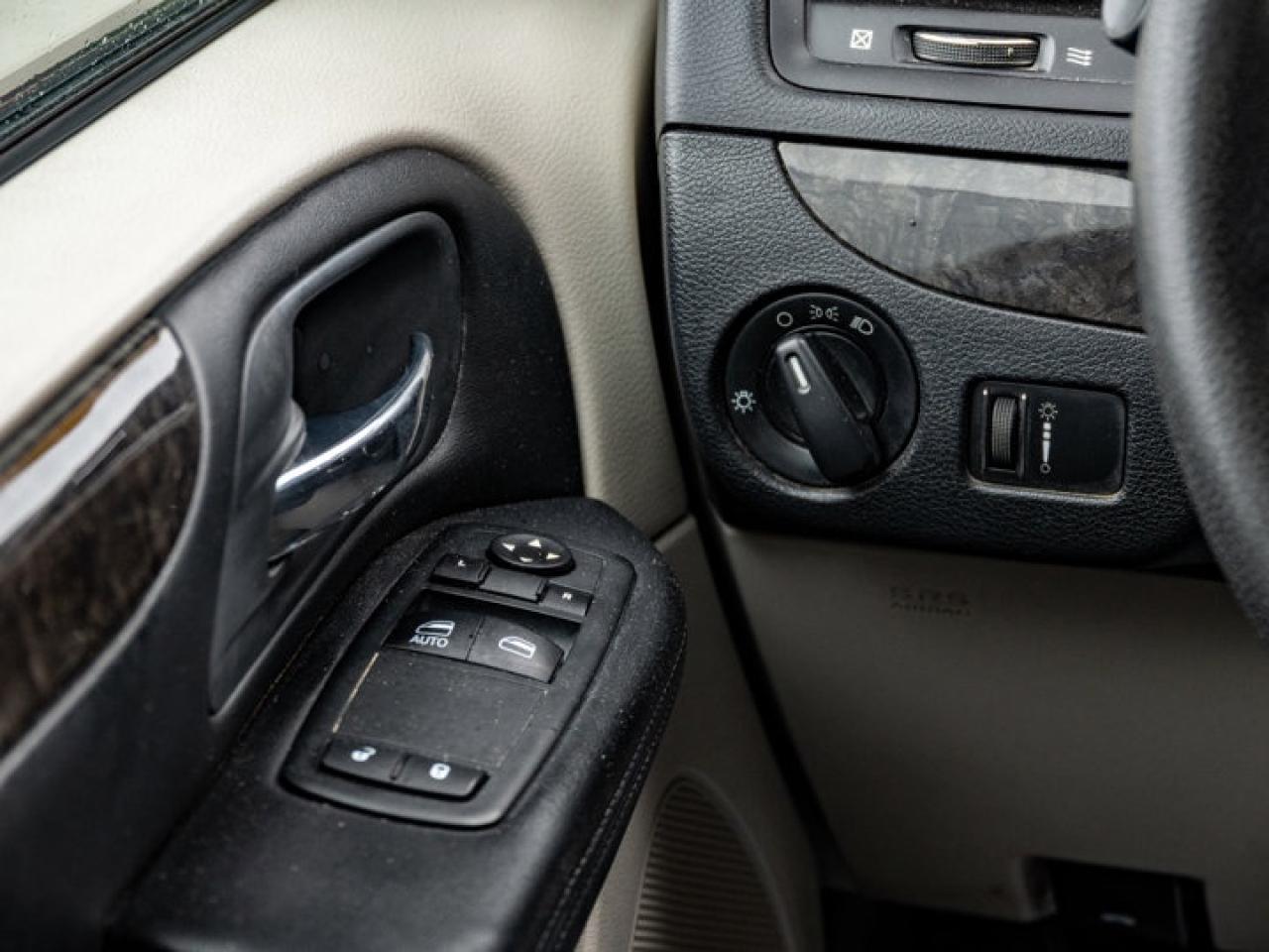 2011 Dodge Grand Caravan SXT Photo