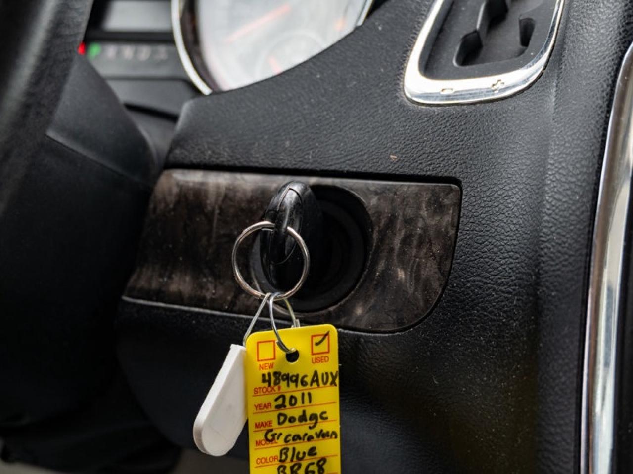 2011 Dodge Grand Caravan SXT Photo