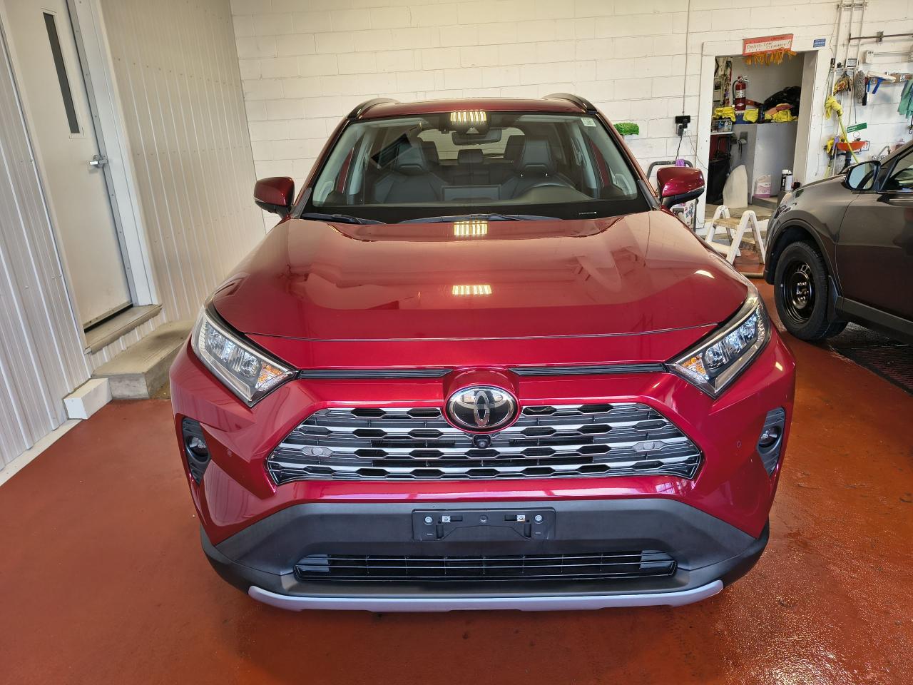 2021 Toyota RAV4 LIMITED AWD Photo0