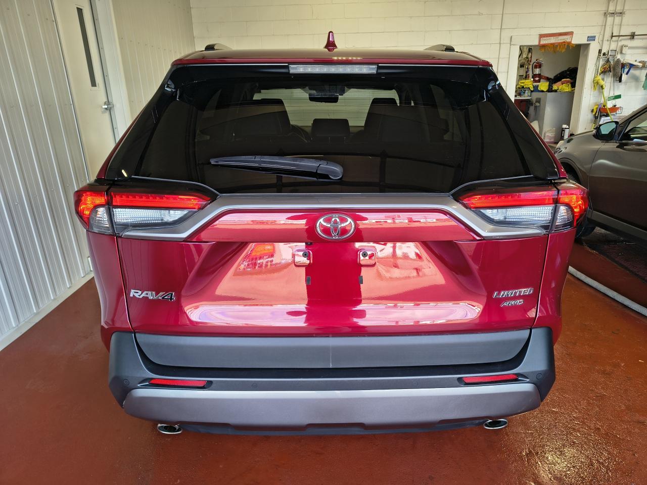 2021 Toyota RAV4 LIMITED AWD Photo0