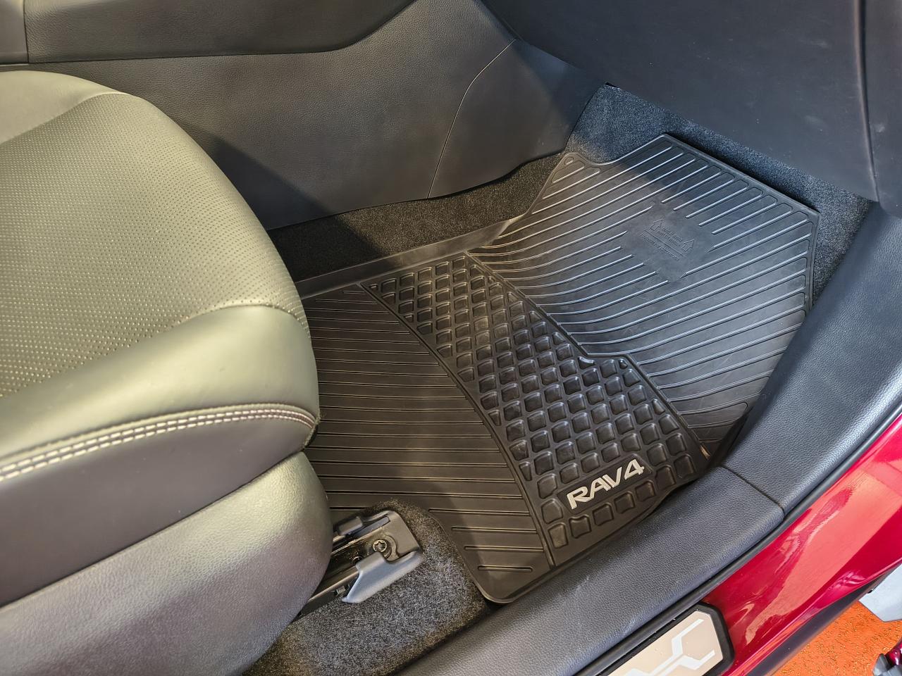 2021 Toyota RAV4 LIMITED AWD Photo0