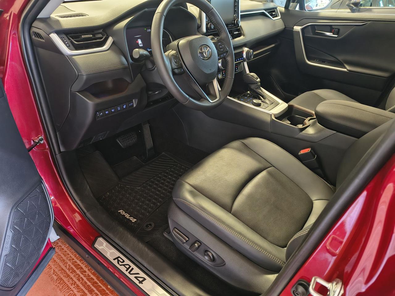 2021 Toyota RAV4 LIMITED AWD Photo0