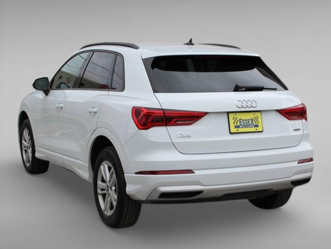 2021 Audi Q3 Komfort*Low K*AWD*Heated Leather*Moon Roof*CarPlay Photo