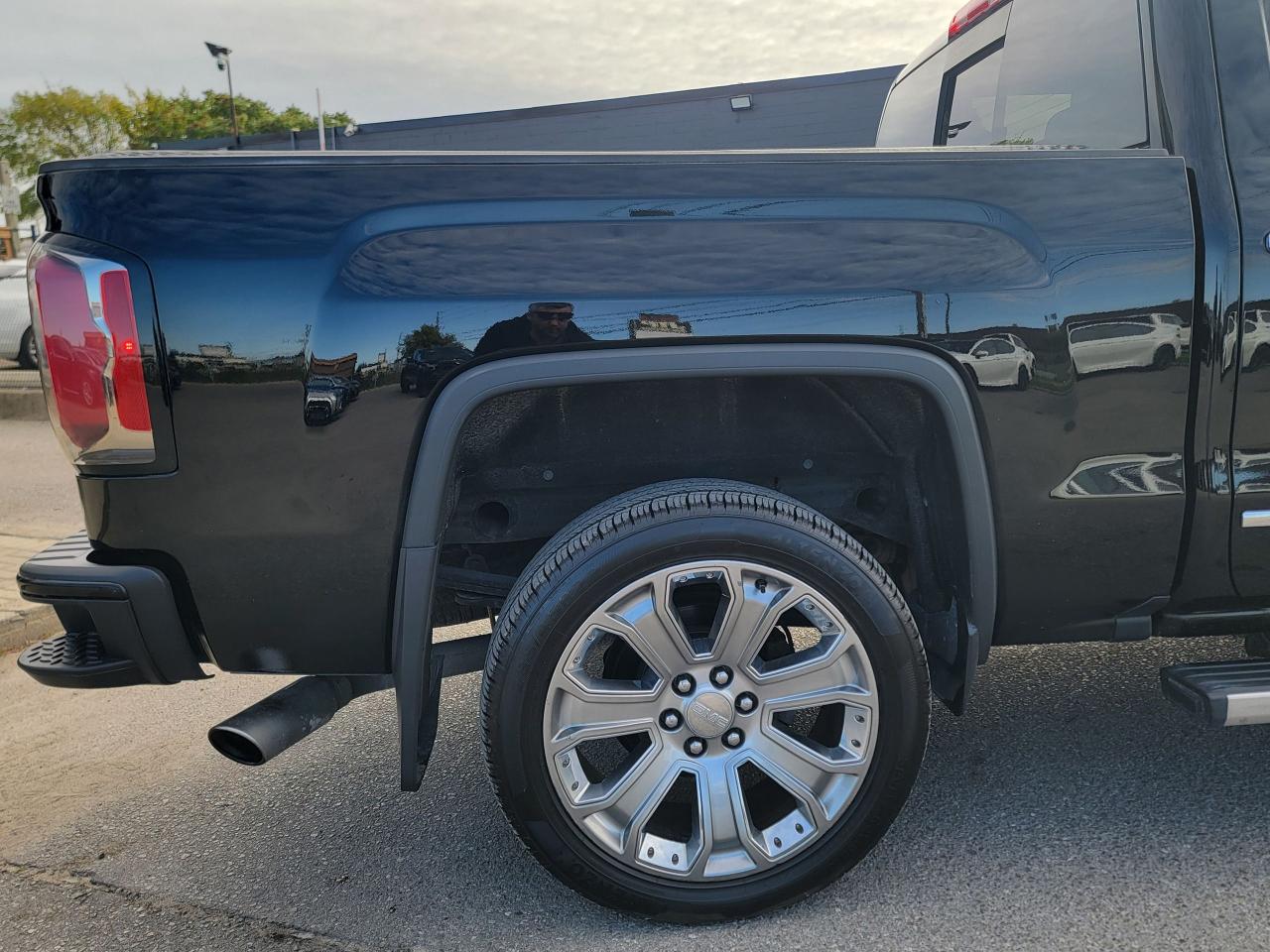 2017 GMC Sierra 1500 Denali - Photo #9