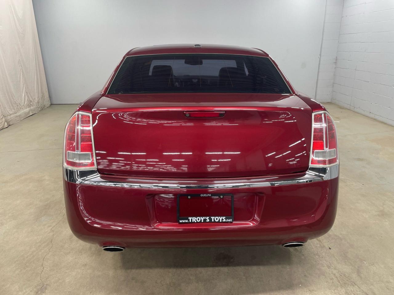 2013 Chrysler 300 300C Photo26