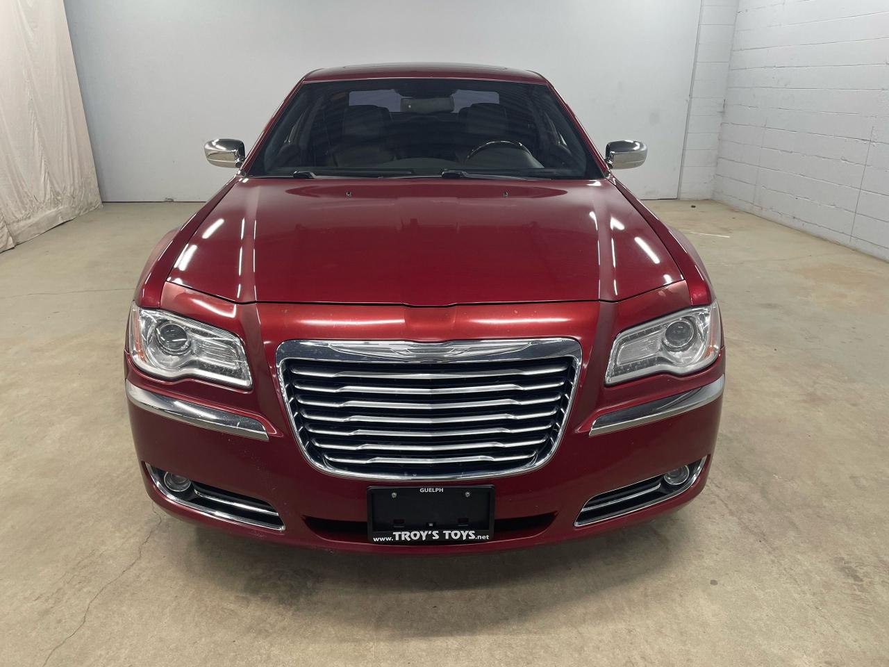 2013 Chrysler 300 300C Photo2