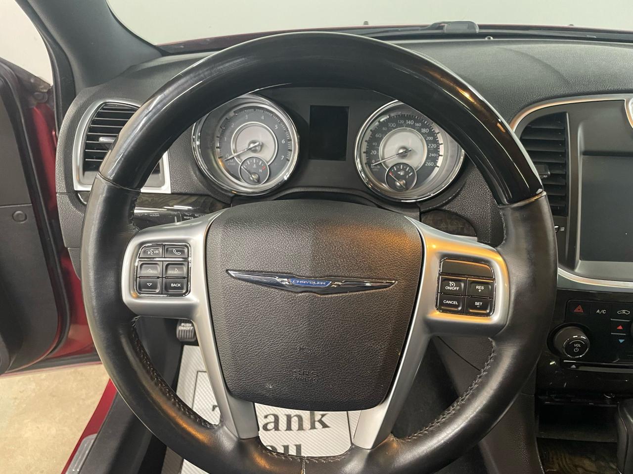 2013 Chrysler 300 300C Photo14