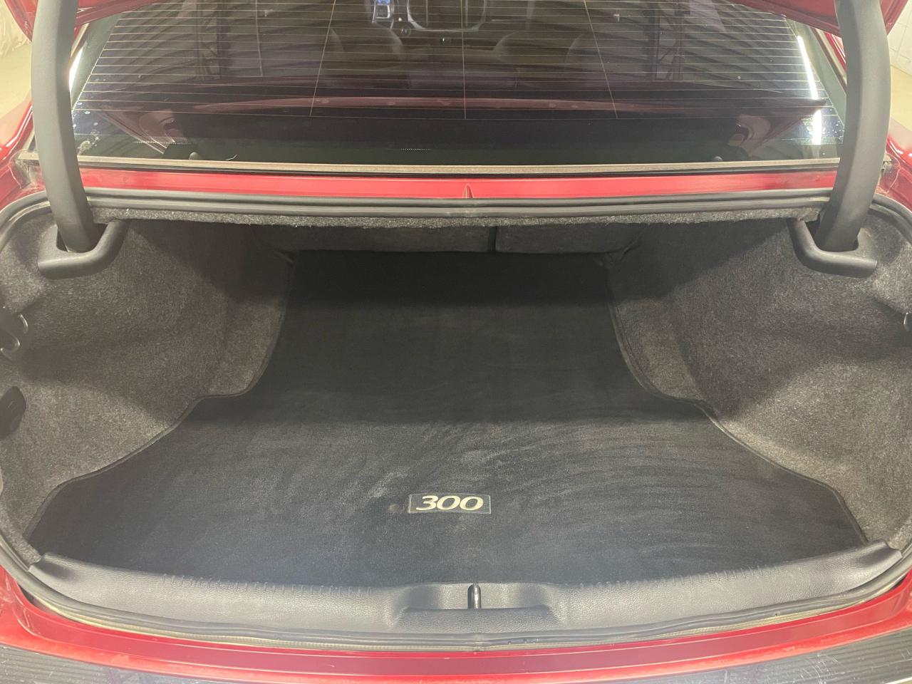 2013 Chrysler 300 300C Photo27