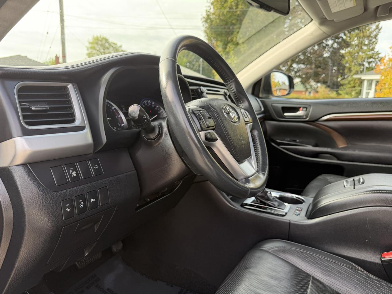 2016 Toyota Highlander Limited AWD V6 - Photo #17