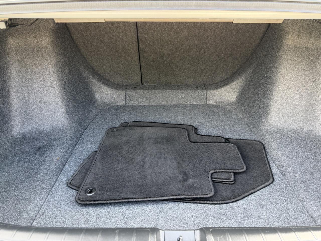 2018 Honda Accord LX CVT - Photo #10