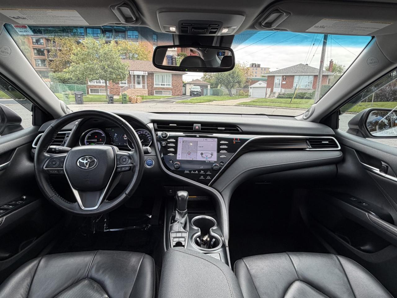 2018 Toyota Camry HYBRID XLE - Photo #15
