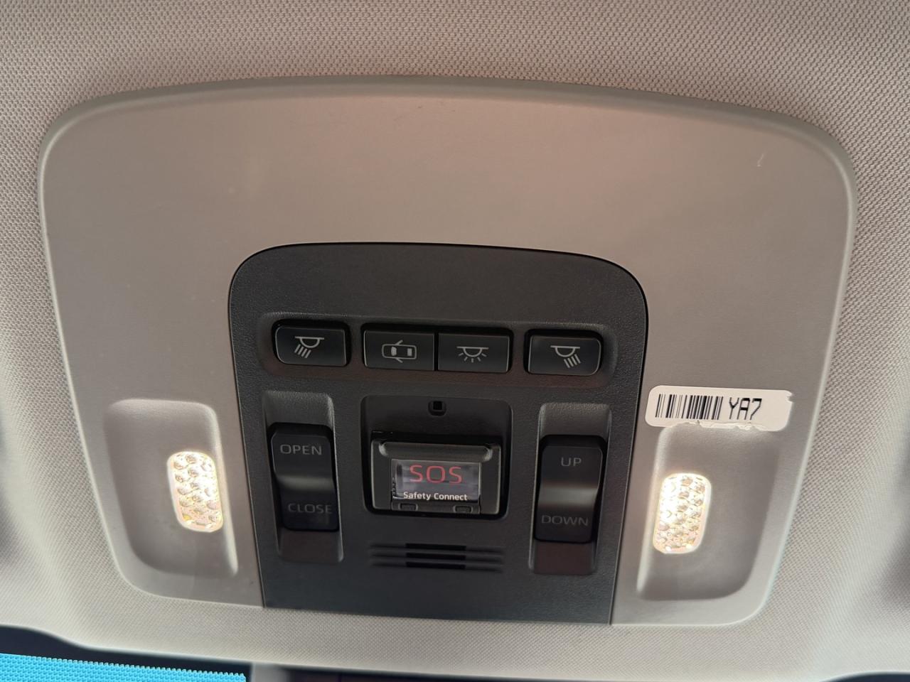 2018 Toyota Camry HYBRID XLE - Photo #26