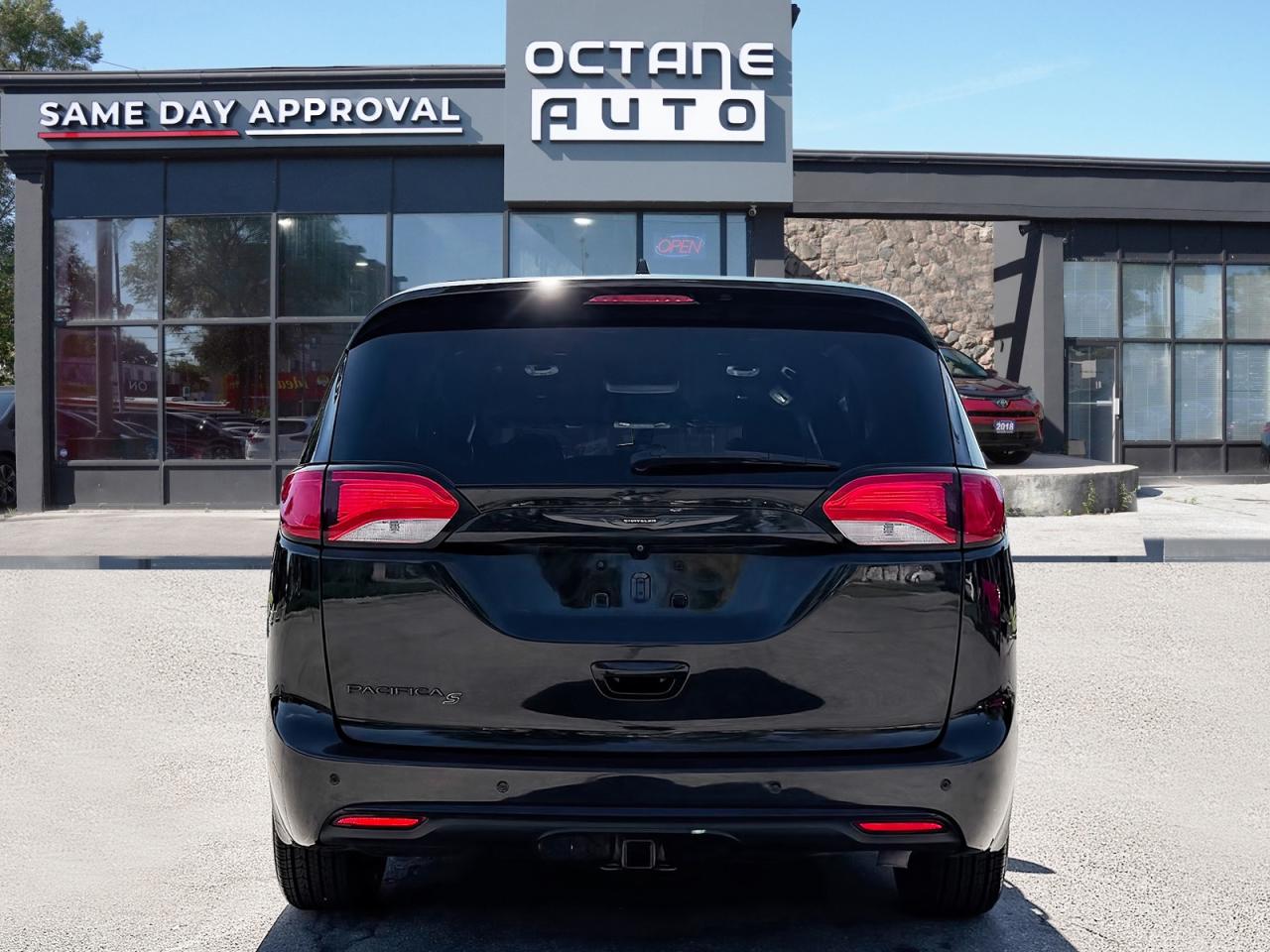 2019 Chrysler Pacifica Touring Plus Photo4