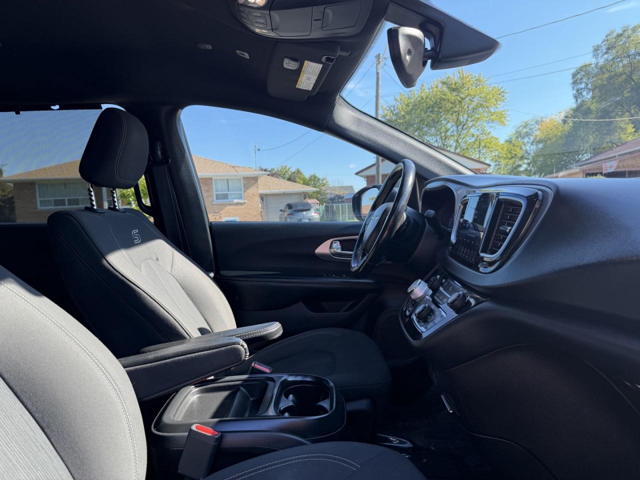 2019 Chrysler Pacifica Touring Plus - Photo #11