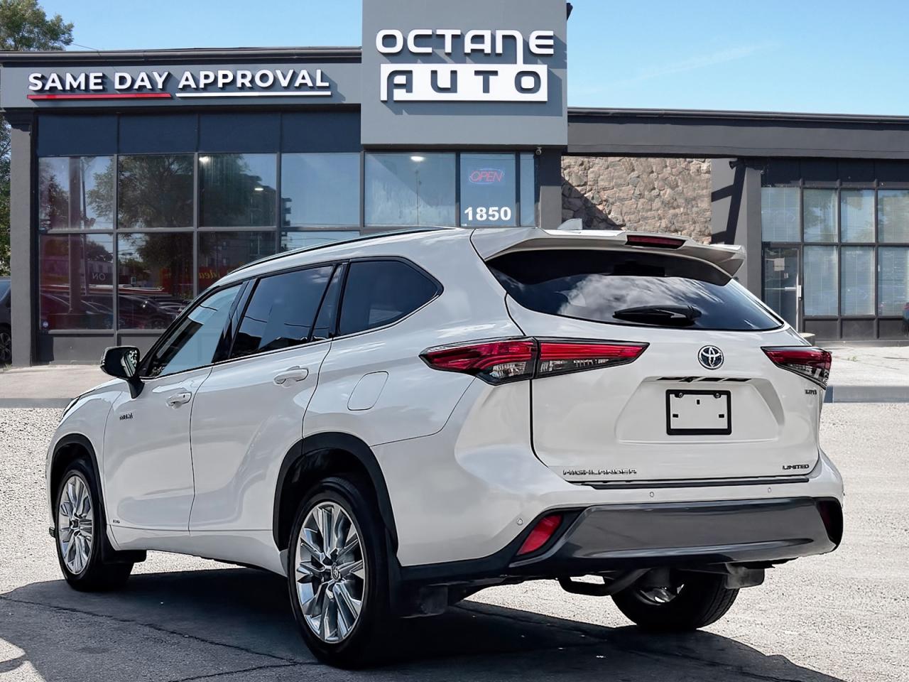 2021 Toyota Highlander HYBRID Limited AWD Photo3