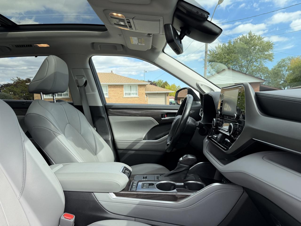 2021 Toyota Highlander HYBRID Limited AWD - Photo #9
