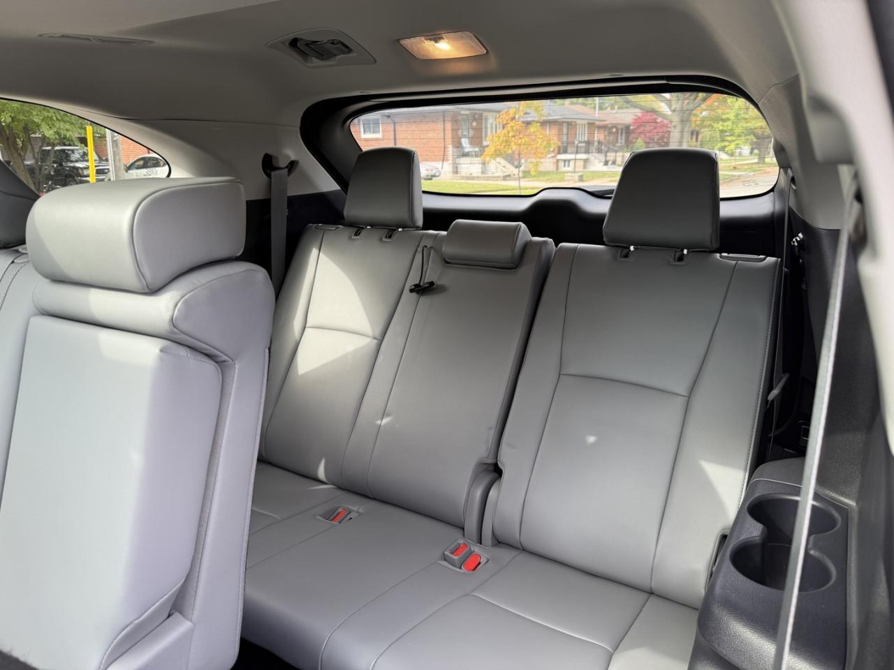 2021 Toyota Highlander HYBRID Limited AWD - Photo #12