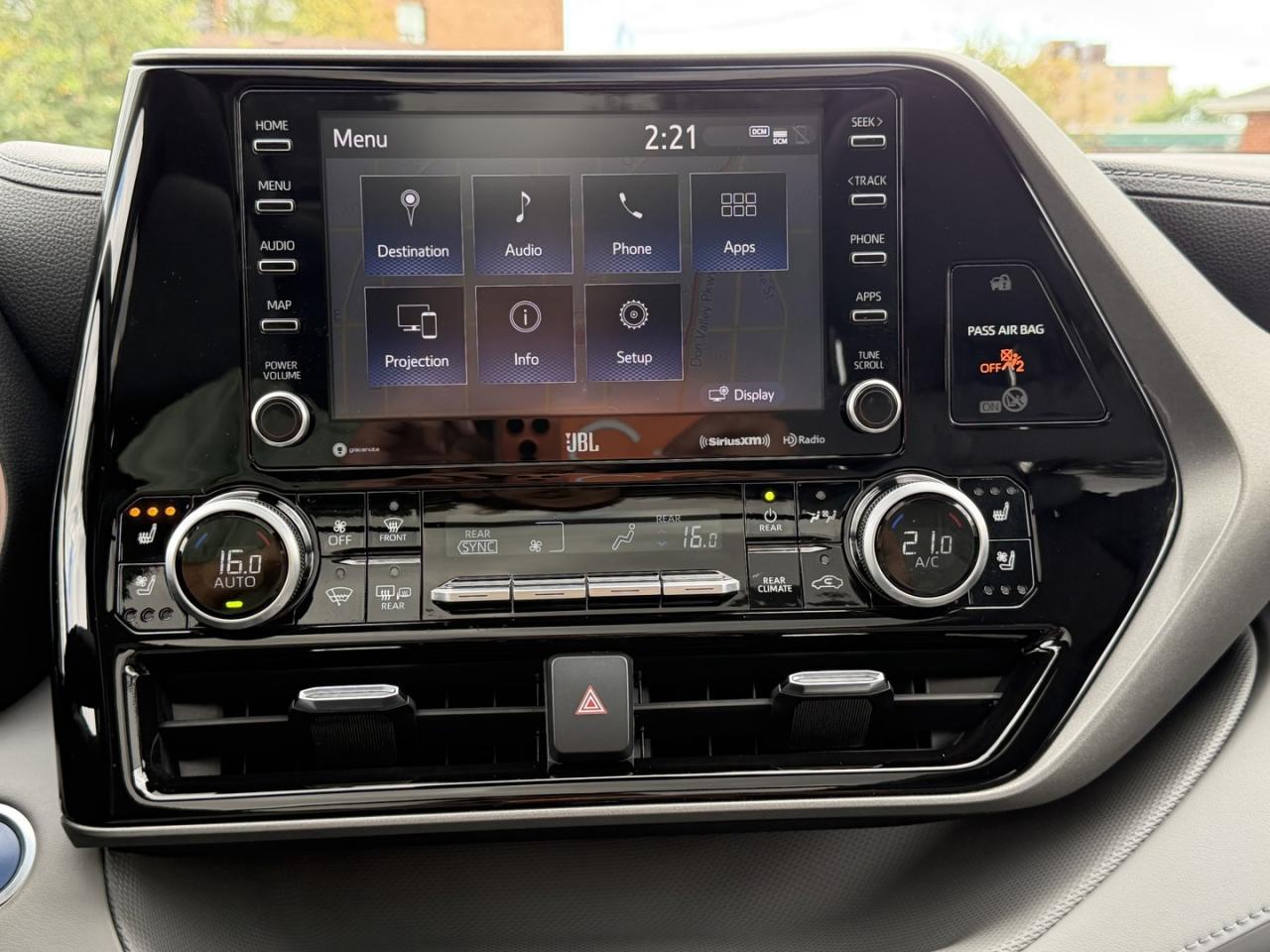 2021 Toyota Highlander HYBRID Limited AWD - Photo #18