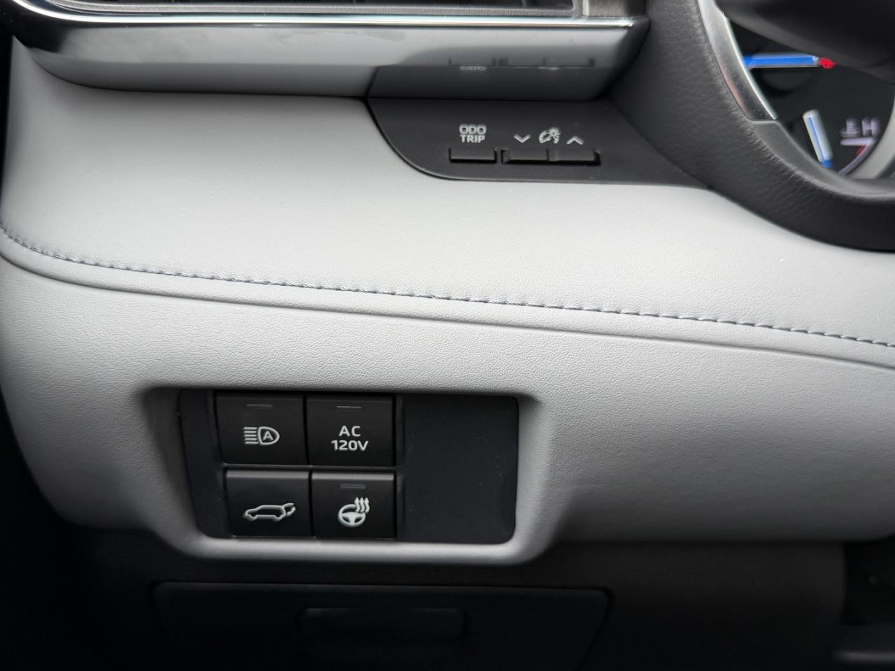 2021 Toyota Highlander HYBRID Limited AWD - Photo #21