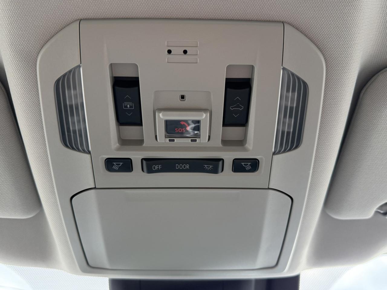 2021 Toyota Highlander HYBRID Limited AWD - Photo #22