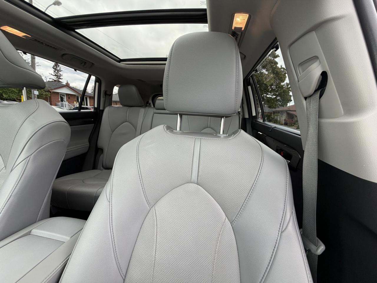2021 Toyota Highlander HYBRID Limited AWD - Photo #23