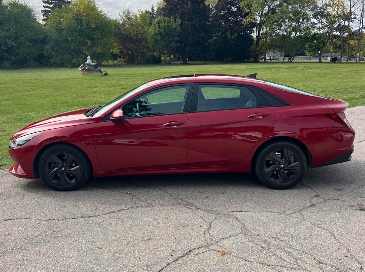 2022 Hyundai Elantra Preferred w/Sun & Tech Package *ONE OWNER / Clean Carfax - Photo #3