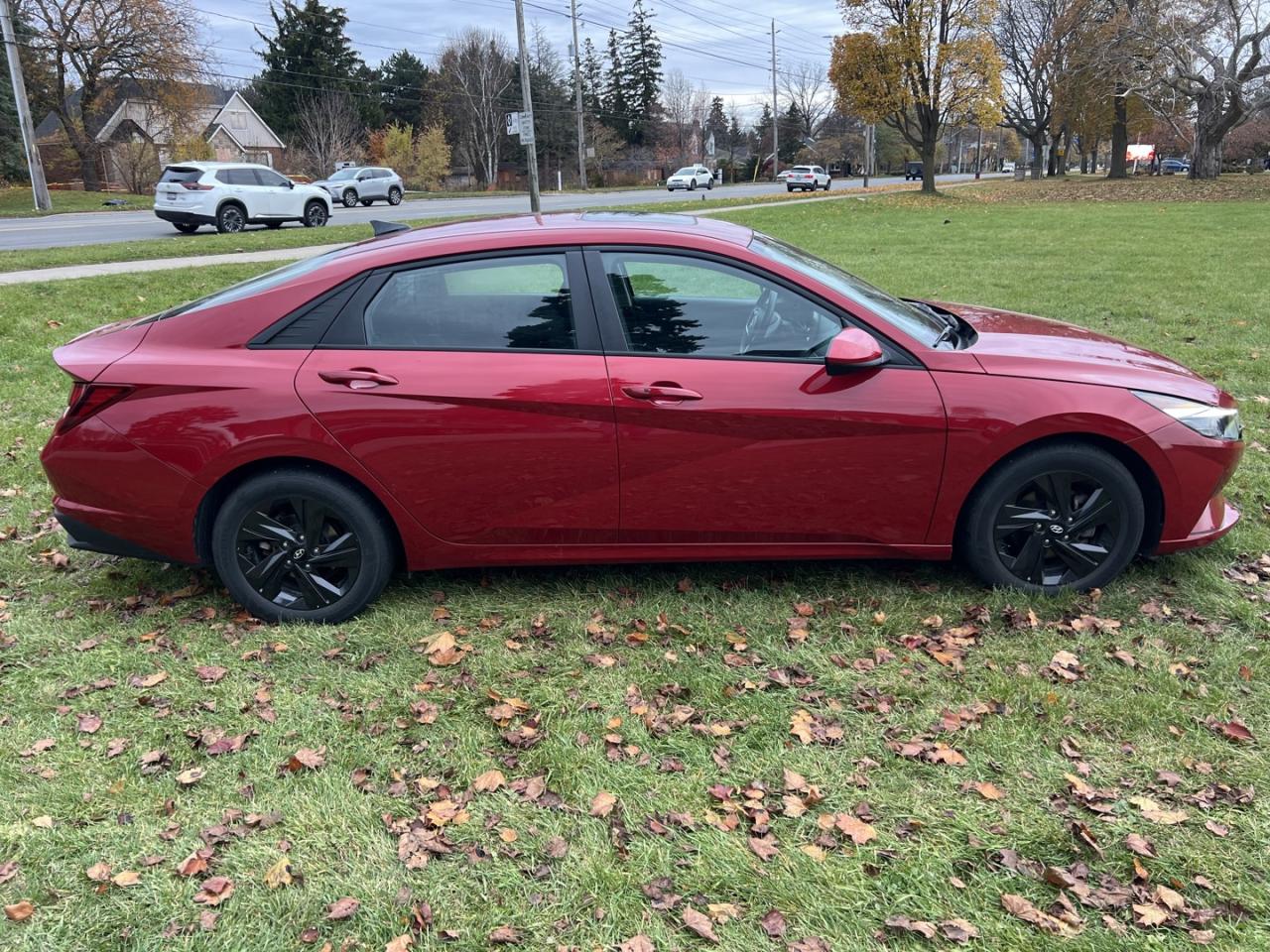 2022 Hyundai Elantra Preferred w/Sun & Tech Package *ONE OWNER / Clean Carfax - Photo #4