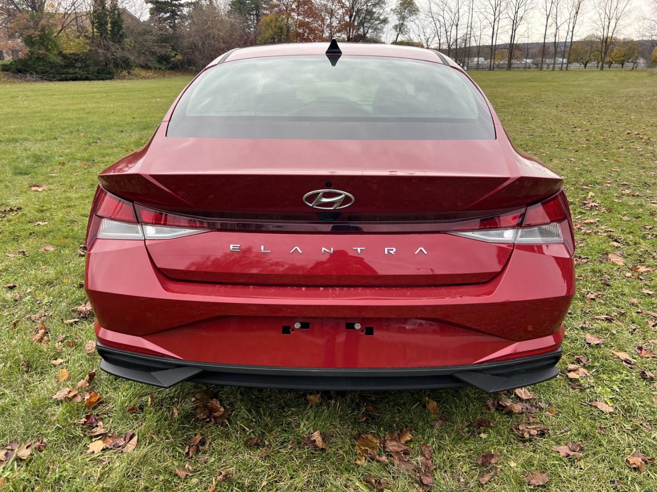 2022 Hyundai Elantra Preferred w/Sun & Tech Package *ONE OWNER / Clean Carfax - Photo #8